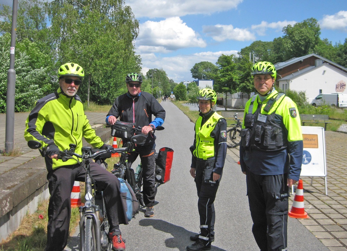 POL-ME: Präventionsangebote für Rad- und Pedelecfahrerinnen und -fahrer - Heiligenhaus / Monheim am Rhein - 2109057