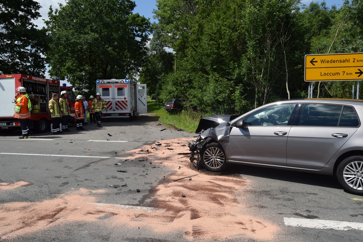 POL-STH: Schwerer Verkehrsunfall auf der Kreuzung der Kreisstraßen 34 / 44