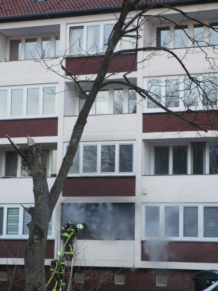 FW-GE: Alarmmeldung: Brennt Balkon in Beckhausen!