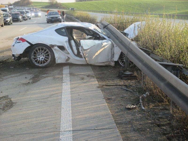 API-TH: Unfall mit zwei schwer verletzten Personen auf der A9