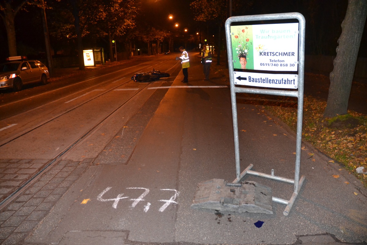 POL-H: Zeugenaufruf! Motorradfahrer bei Unfall leicht verletzt