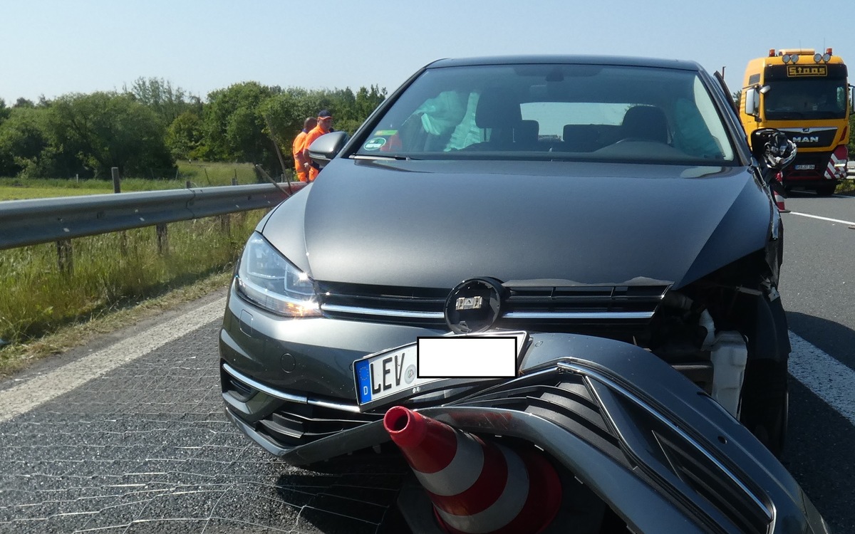 POL-CUX: Verkehrsunfall auf der BAB 27, hoher Sachschaden, mit Lichtbild