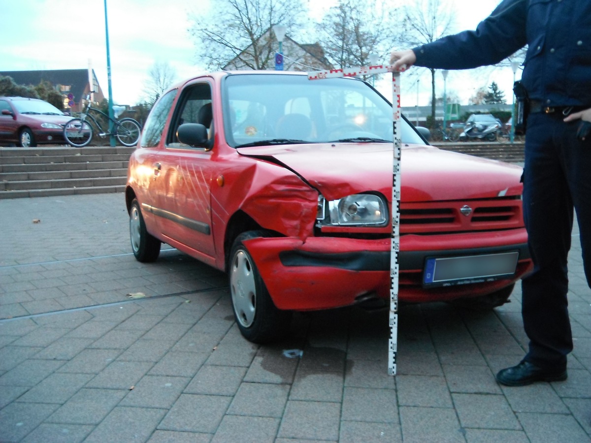 POL-DN: Mit dem Auto die Treppe hinab