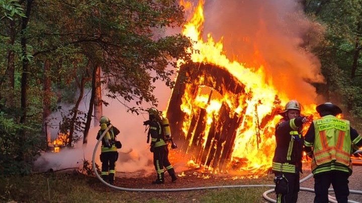 FW Celle: Brennt Bauwagen in Vollbrand - Ergänzung zum Erstbericht