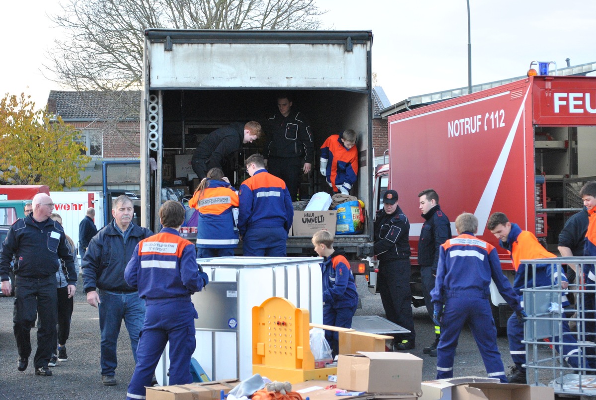 FW Tönisvorst: Große gemeinsame Lebensmittelsammelaktion am Samstag, 18. November 2023 der Feuerwehren im Kreis Viersen, Kreis Kleve und der Stadt Krefeld