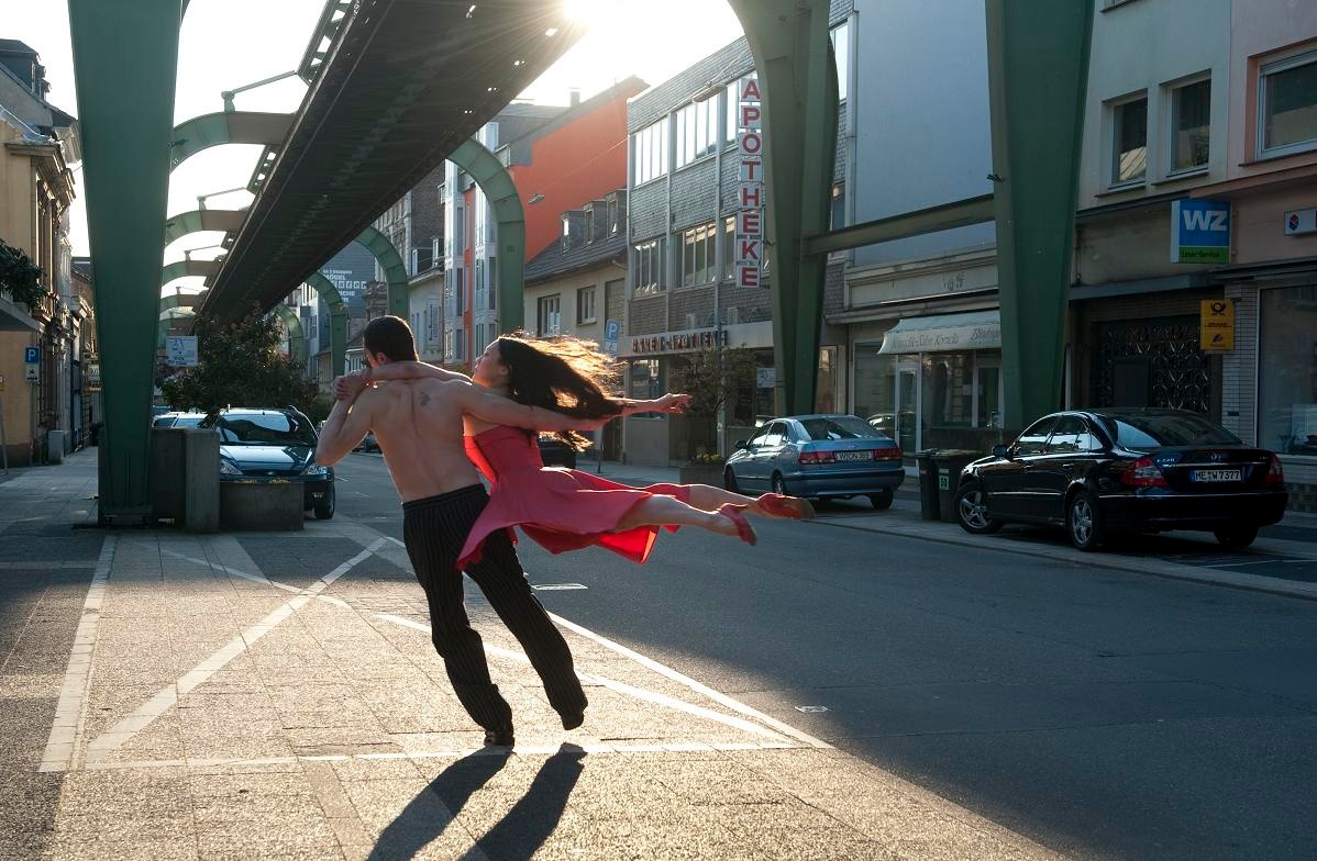 Bitte korrigiertes Sendedatum beachten! Wim Wenders Oscar-nominierter Dokumentarfilm &quot;Pina - Tanzt, tanzt sonst sind wir verloren&quot; Ostersonntag im ZDF (FOTO)