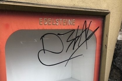 POL-PDTR: Graffiti-Sprayer treibt sein Unwesen