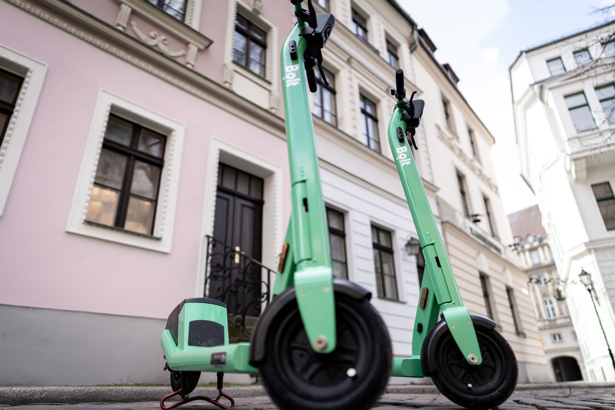 Unfälle mit E-Scooter steigen – Verkehrswacht intensiviert Präventionsarbeit