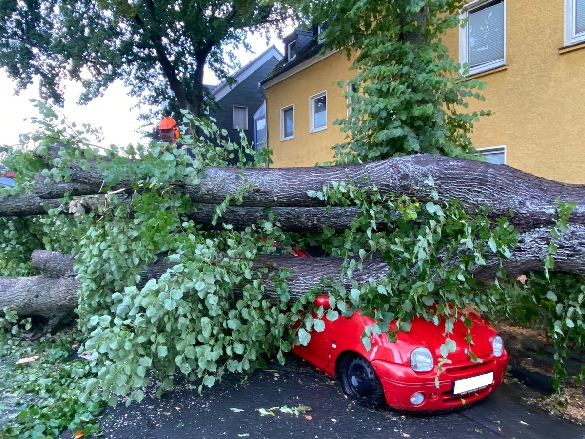 FW-DO: Dortmund 11.08.2020 Lokales Unwetter über dem Süden Dortmunds