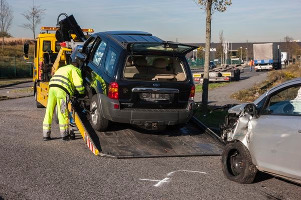 POL-REK: 180220-3: Zwei Verletzte nach Verkehrsunfall- Bedburg