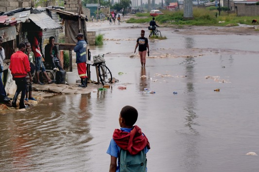 Auswirkungen von El Niño: SOS-Kinderdörfer weltweit sehen Notwendigkeit jetzt zu handeln, um Kinder zu schützen