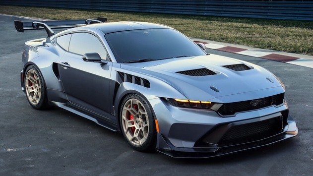 Supersportwagen Ford Mustang GTD: Pure Renntechnologie für die leistungsstärkste Straßenversion des „Pony Cars“