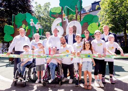 'STÜCK ZUM GLÜCK' eröffnet inklusiven Spielplatz in Düsseldorf Eller / Meilenstein: 60. Spielplatzprojekt der Initiative 'Stück zum Glück'