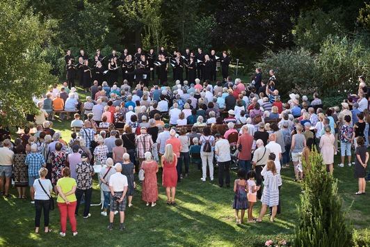 „Sommergesang 2025“: MDR-Rundfunkchor singt für gemeinnützige Kulturinitiativen - Bewerbungsphase gestartet