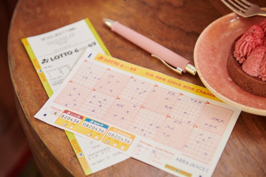 LOTTO 6aus49: am ersten Adventswochenende zum Millionär / Tipper aus dem Kreis Unna gewinnt rund 1,2 Millionen Euro