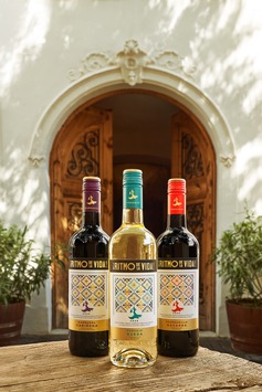 Das Gefühl des lebhaften Spaniens auf dem eigenen Balkon erleben / Weinexpertin Verena Herzog verkostet die Weinlinie ¡Ritmo de la Vida!