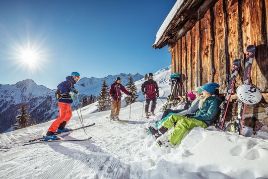 Ski Juwel Alpbachtal Wildschönau: Sonniges Saisonende – Dem frühen Vogel gehört die frische Piste…