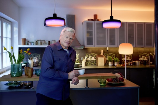 Welttorhüter Oliver Kahn und Govee bringen präzises Smart Lighting zu deutschen Fußballfans