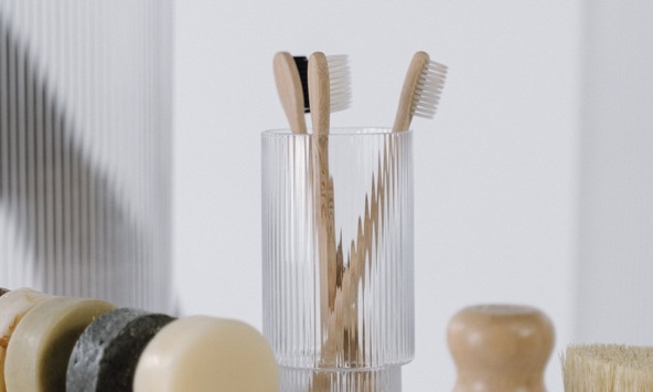 Studie zeigt: Fast ein Viertel der Deutschen putzt sich nicht zweimal täglich die Zähne