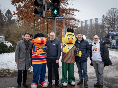 Sesamstraße regelt den Verkehr: Ernie und Bert werden Ampelmännchen in Hamburg
