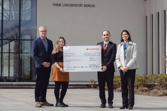 Studentin der Freien Universität Berlin wird von Santander mit 10.000 Euro Stipendium gefördert