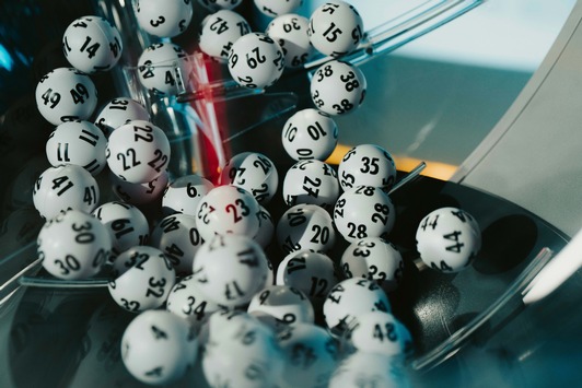 LOTTO 6aus49: Zweifacher Millionär im Kreis Warendorf / Treffer im zweiten Rang