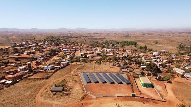 Africa GreenTec installiert erstes Mini-Grid Projekt mit 100 % Erneuerbarer Energie in ganz Madagaskar