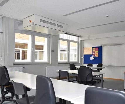 Schulen in Deutschland bauen jetzt Lüftungen wegen Corona-Risiken fest ein +++Ansteckungsgefahr im Herbst senken+++