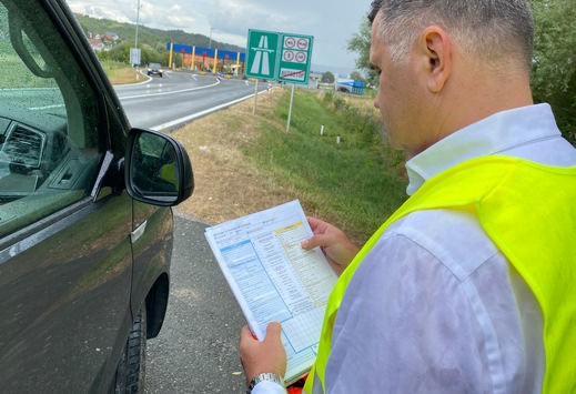Urlaubsfahrt mit Hindernissen: Was ist beim Unfall zu tun? / Warnweste nicht vergessen / Unfallbericht: Unterschiedliche Beweiskraft in unterschiedlichen Ländern / Zuhause oder im Ausland reparieren?