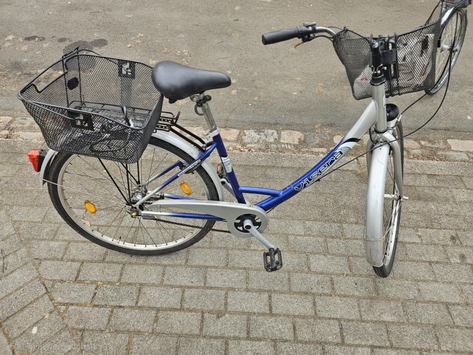 POL-IZ: 260129.1 Kellinghusen: Sichergestelltes Damenrad: Polizei sucht Eigentümer