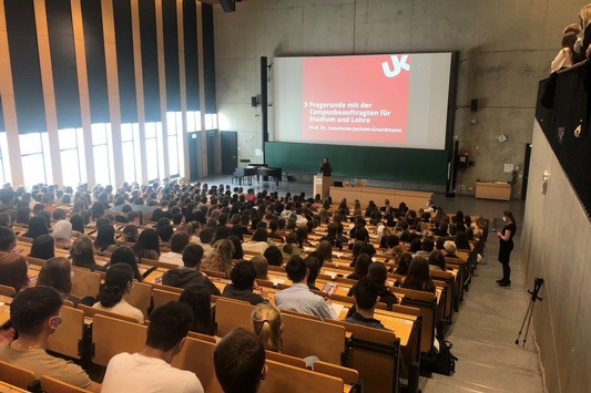 Über 1.700 Erstsemester an der Universität in Koblenz begrüßt