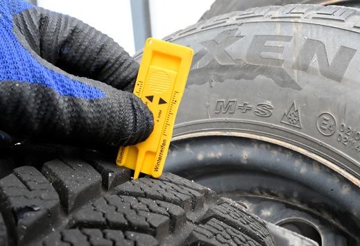 Mit den richtigen Reifen durch den Winter / Bußgeld und Punkte bei falscher Bereifung / Mögliche Konsequenzen beim Versicherungsschutz