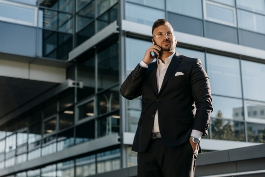 Mit der Fähigkeit, hochpreisige Produkte am Telefon bedarfsgerecht zu verkaufen, zum selbstbestimmten Leben