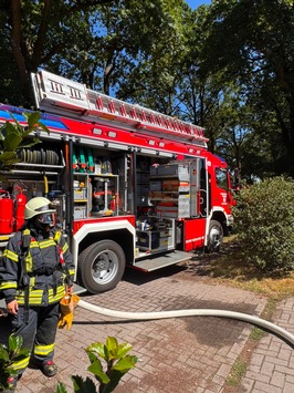 FW-OLL: Küchenbrand in Achternholt - Frau mit Verdacht auf Rauchgasvergiftung im Krankenhaus