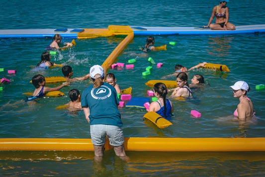 Über 1.000 Kinder verbessern ihre Schwimmfähigkeit und Freiwasserkompetenz