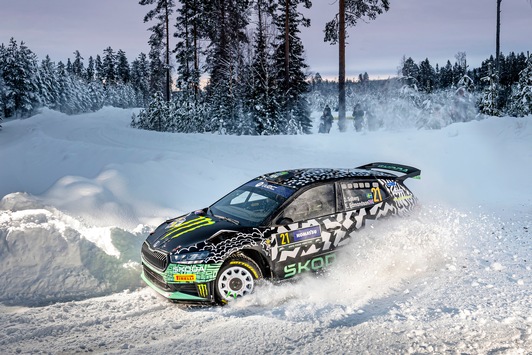 Rallye Schweden: Škoda Fabia RS Rally2-Fahrer Oliver Solberg beginnt seine WRC2-Titeljagd mit klarem Sieg