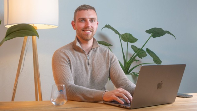 Studien schlagen Alarm: Warum Wasser aus Plastikflaschen so gefährlich ist und was man dagegen tun kann