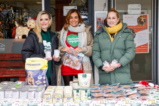 Tierisch engagierte Weihnachten: Fressnapf unterstützt Tiertafel Hamburg / Jana Ina Zarrella und Mirja du Mont unterstützen Betroffene und überreichen Spenden aus Wunschbaumaktion