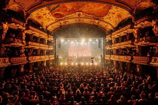 Einzigartige Orchester-Shows mit Kontra K und Calum Scott / Channel Aid 2026 verwandelt Hamburg in eine musikalische Bühne für den guten Zweck