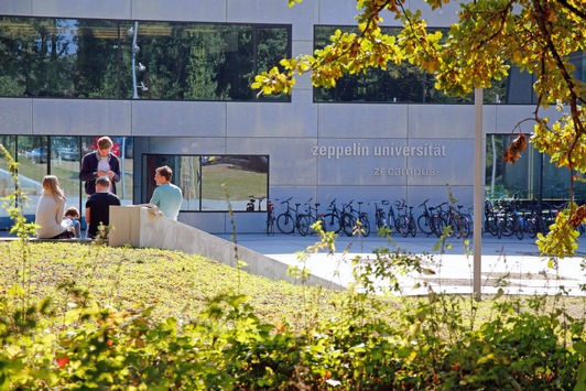 Zeppelin Universität bekommt das Promotionsrecht für weitere fünf Jahre verliehen