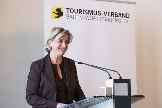 Pressemitteilung: Hoffmeister-Kraut ist neue Tourismus-Präsidentin