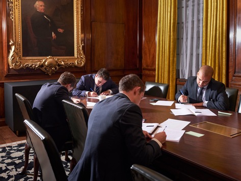 Blicke auf Bewerbungsgespräche / Neue Fotoausstellung in der DASA