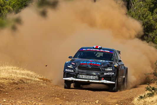 Akropolis-Rallye Griechenland: Gus Greensmith fährt Škoda Fabia RS Rally2 auf Platz zwei in der WRC2