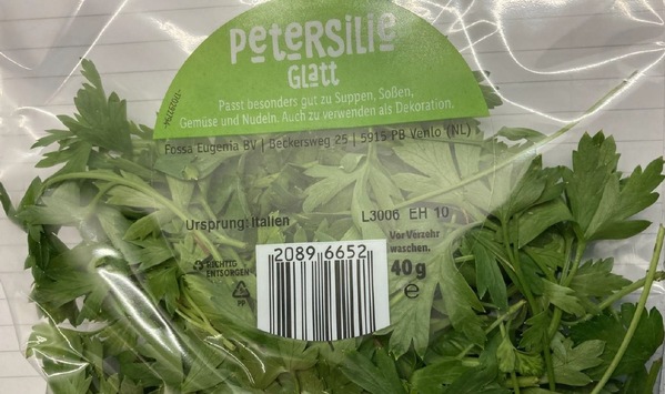 Der niederländische Lieferant Fossa Eugenia BV informiert über einen Warenrückruf des Produktes „Petersilie Glatt, 40g“.