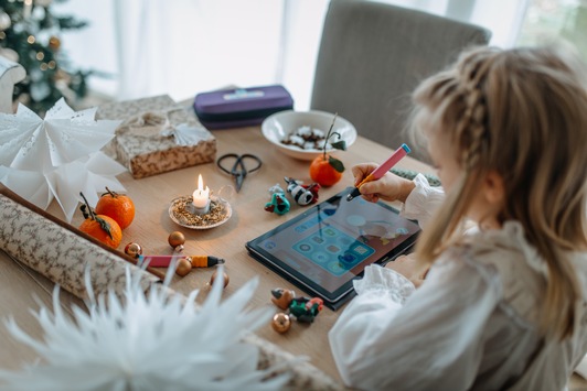 Spielerisch lernen und staunen: Die besten Weihnachtsgeschenke für Kinder