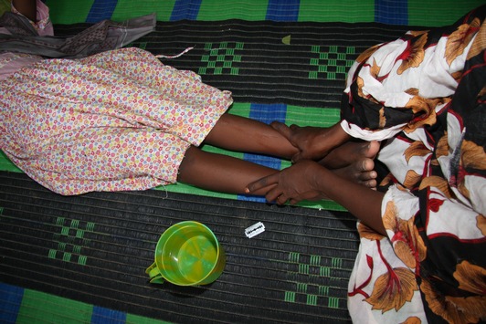 Ferienzeit ist Verstümmelungszeit / TARGET e. V. Rüdiger Nehberg startet Radiokampagne in Guinea-Bissau zum Schutz der Mädchen
