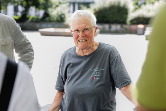 Die Welt ist nicht genug: 78-jährige Rekordradlerin macht sich auf den Rückweg