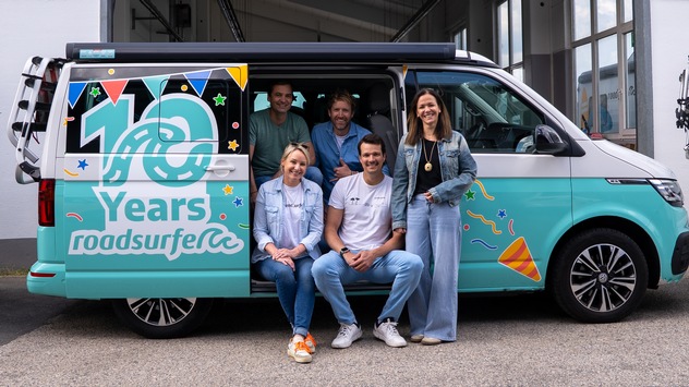 10 Jahre Vanlife: Wie roadsurfer den Camper-Markt revolutioniert hat / Von 25 Campern auf rund 10.000 Fahrzeuge: roadsurfer feiert 10 Jahre Firmenbestehen