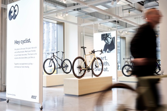 ROSE Bikes eröffnet Brand Store nach neuem Konzept in Berlin Mitte / Bike-Ausstellung, Service-Hub und Ort des Zusammenkommens