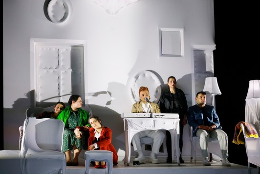 Friedrich-Luft-Preis geht an „Dschinns“ – Inszenierung von Nurkan Erpulat am Maxim Gorki Theater